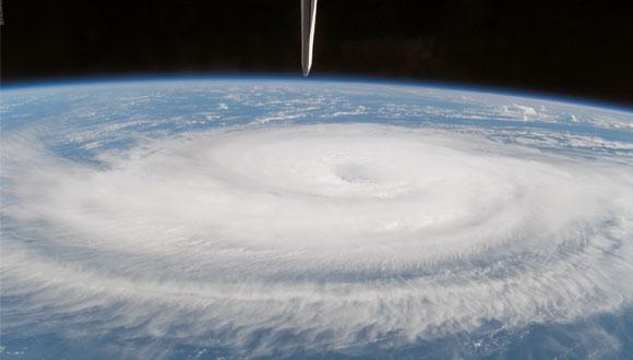 The Pulse of Hurricanes