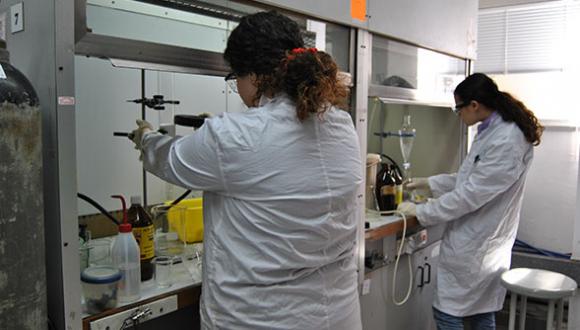 Organic Chemistry Laboratory - Picture 2